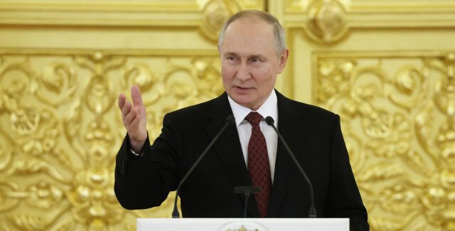 Президент поздравил «АиФ» с 45-летием 